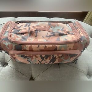 Lug pink camo cosmetic trolly